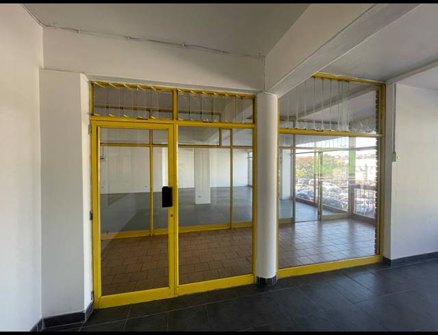60M² RETAIL TO LET IN STARWOOD